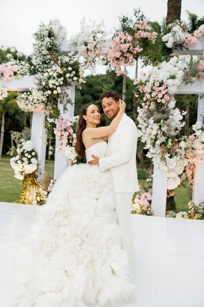 Como escolher o traje perfeito para o noivo: Guia completo