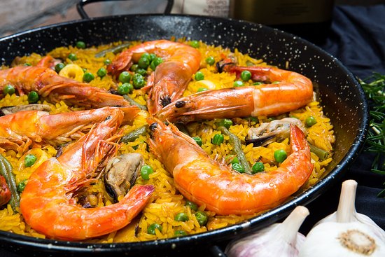 Harmonização de bebidas e acompanhamentos para paella em casamentos