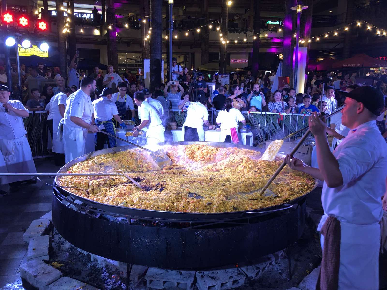 Os melhores fornecedores de paella gigante para eventos no Brasil