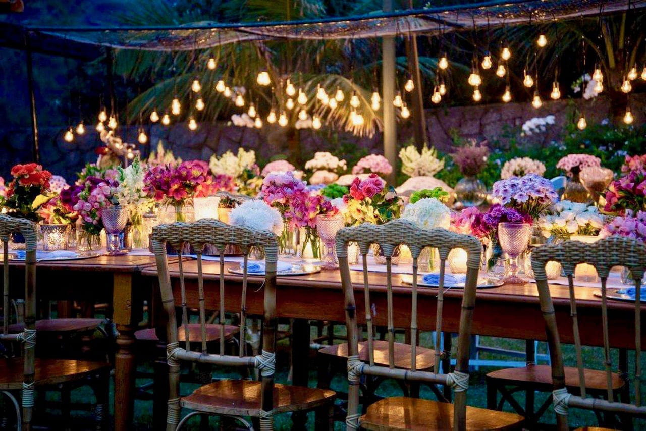 5 ideias de títulos:
1. 7 Estilos de Painéis de Flores para Deixar sua Mesa de Doces Inesquecível
2. Flores que Transmitem Elegância: Rosas