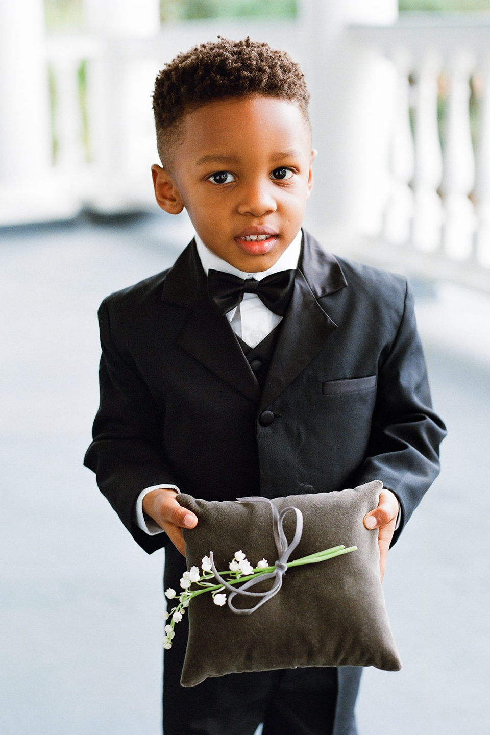 Como escolher o traje ideal para o pajem do seu casamento