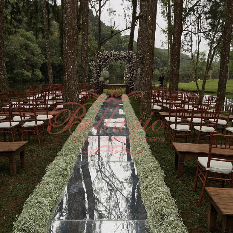 Passarela de vidro espelhado