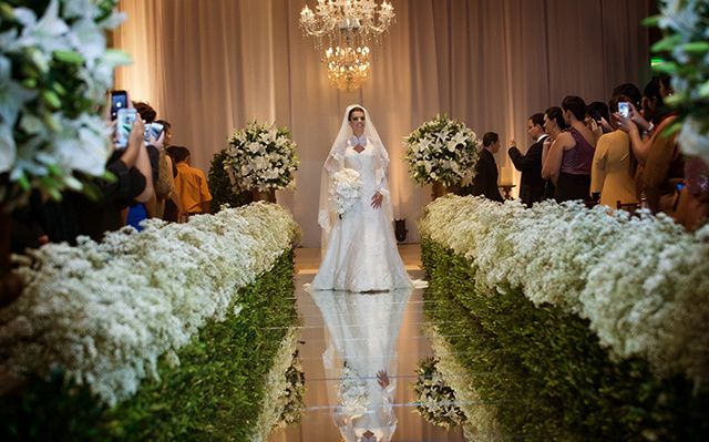 Locação de passarela espelhada