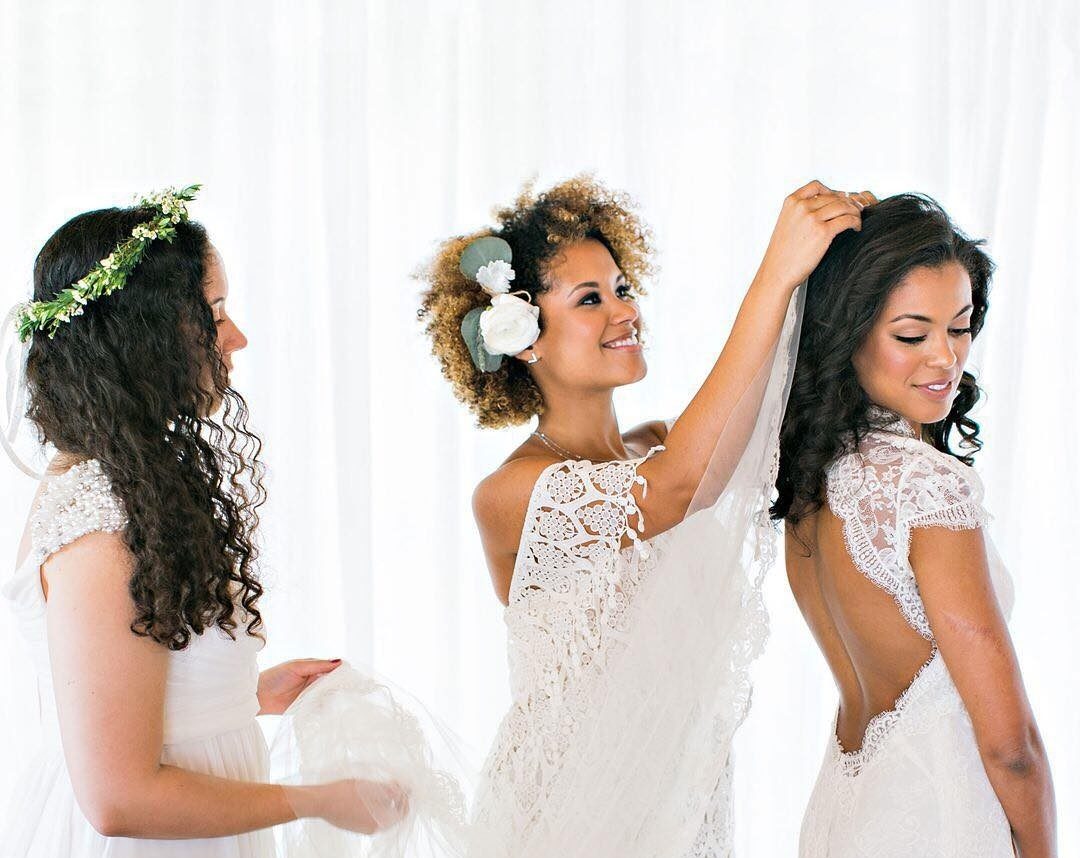 penteado cabelo cacheados casamento