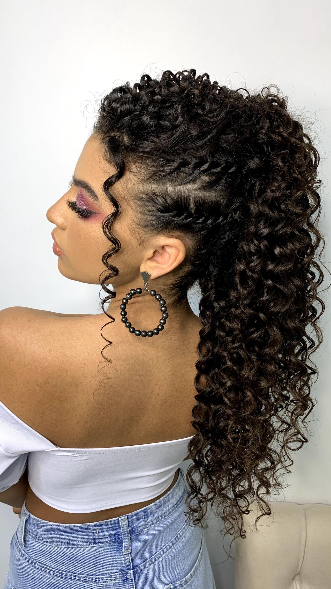 penteado cabelo cacheados casamento
