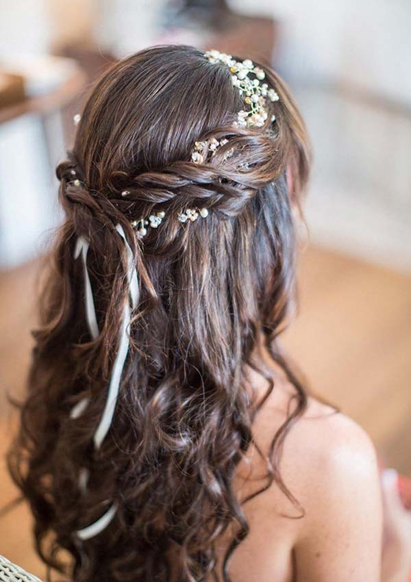 Penteados Semi-Presos com Cachos para Daminhas: Elegância e Delicadeza