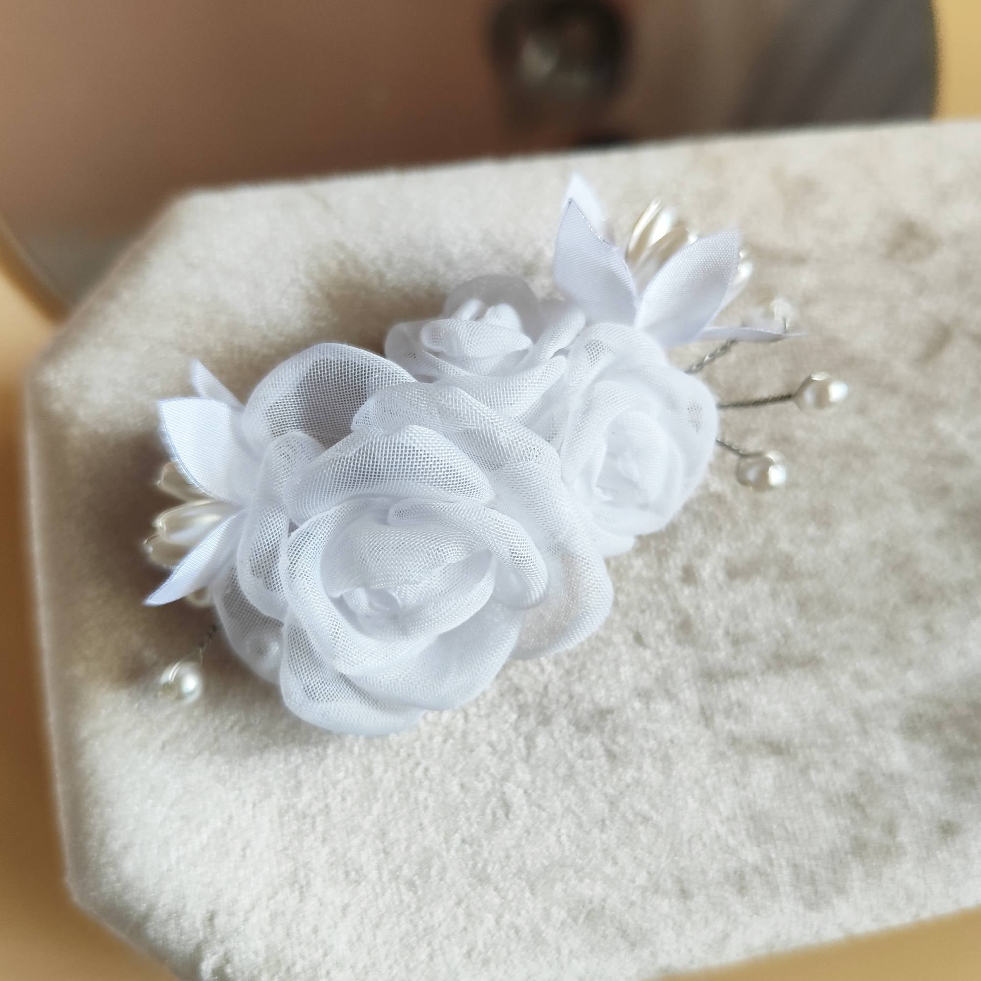 Penteados para Daminhas com Cabelos Cacheados e Afro: Valorizando a Beleza Natural