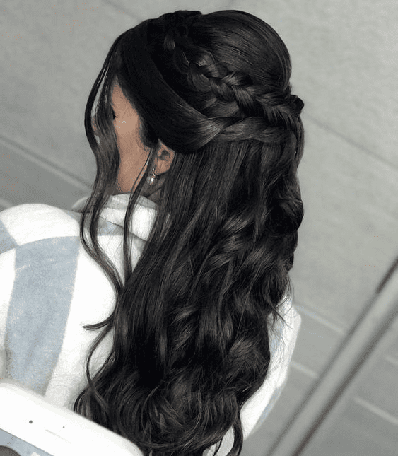 Coques Elegantes para Madrinhas: Do Clássico ao Desconstruído; Penteados Semipresos para Madrinhas: Leveza e Sofisticação; Rabo de Cavalo para Madrinhas: Versatilidade e Estilo; Cabelos Curtos em Casamentos: Penteados e Acessórios para Madrinhas; Guia Completo: Como Escolher o Penteado Perfeito para Madrinhas de Casamento