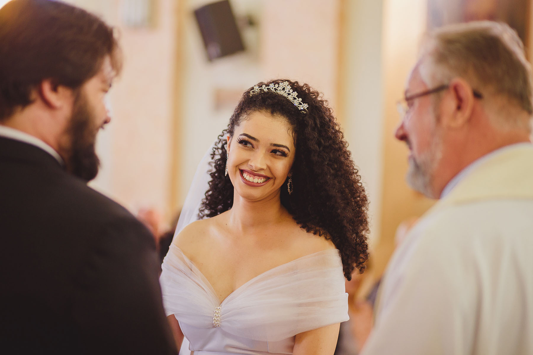 penteado noiva cabelo cacheado casamento praia
