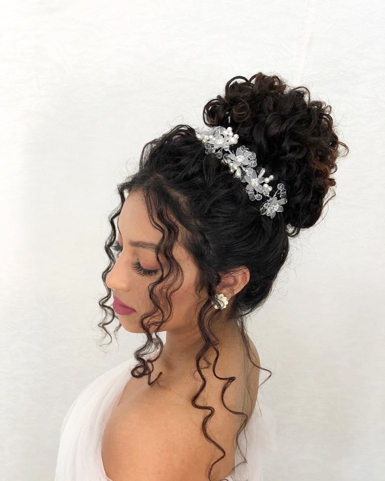 penteado noiva cabelo cacheado coque