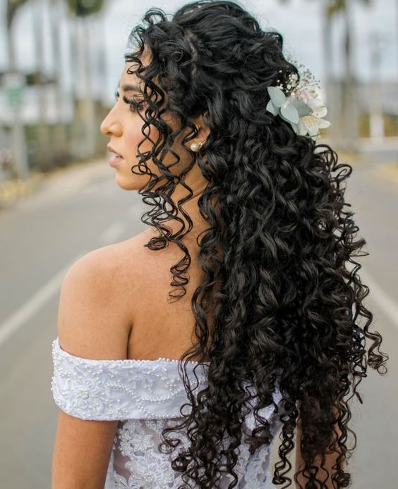 penteado noiva cabelo cacheado longo