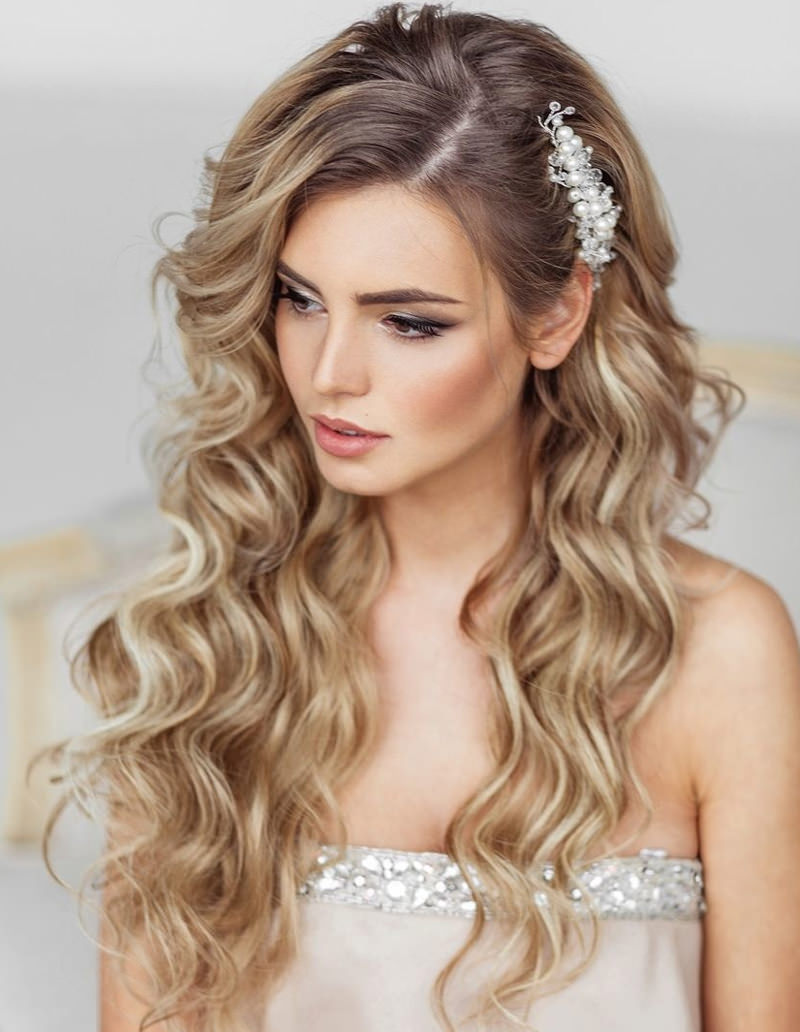 quanto custa penteado de noiva cacheada