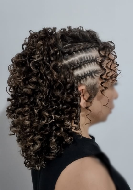 Penteados rápidos e elegantes para madrinhas com cabelo curto