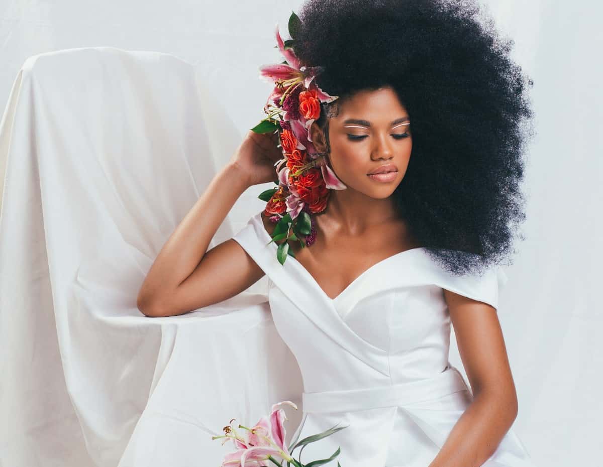 melhores penteados para casamento cabelo cacheado longo