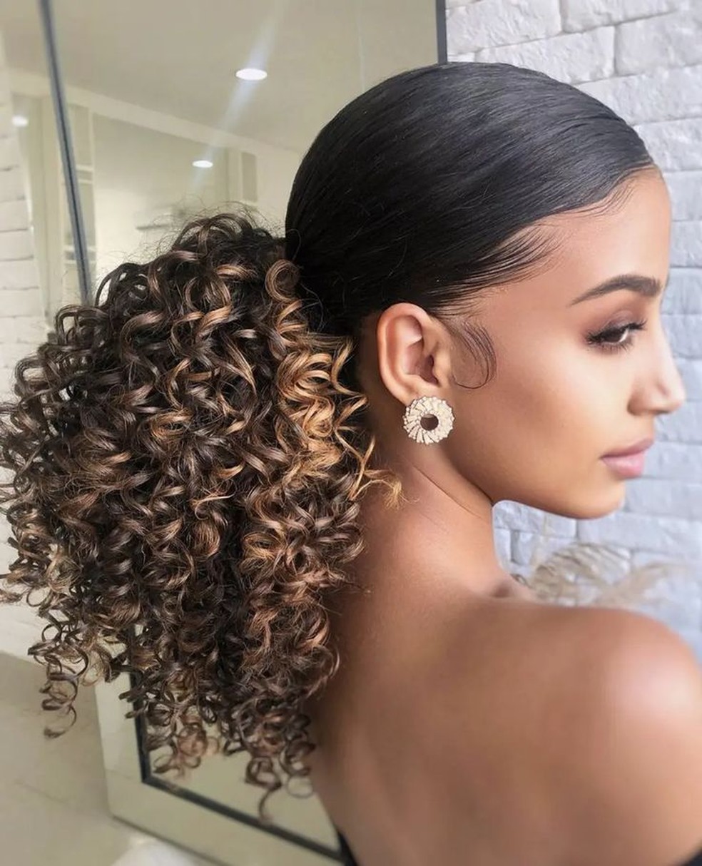 penteado para madrinha coque