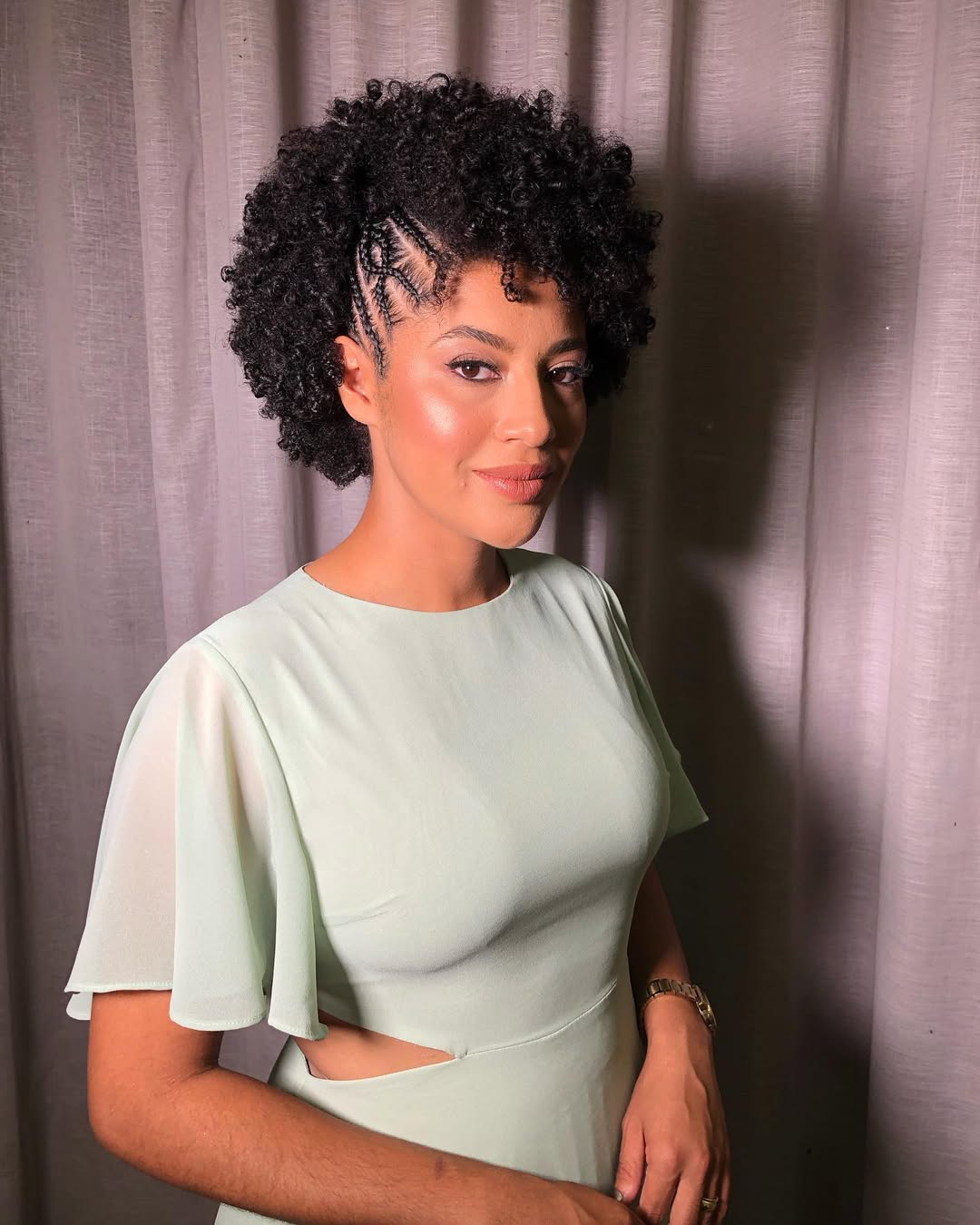 Os Melhores Produtos para Finalização e Fixação de Cabelos Cacheados Curtos