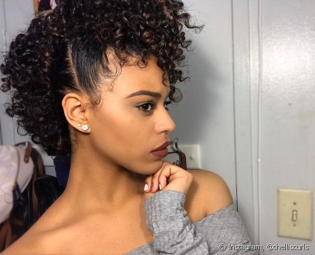 Guia Completo de Acessórios para Cabelos Cacheados Curtos de Madrinha