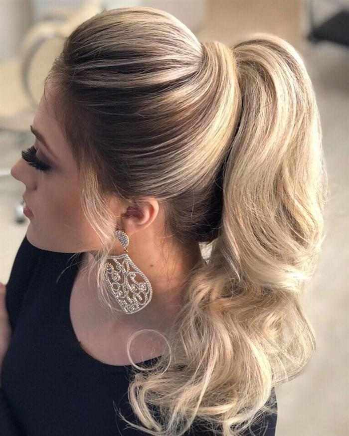 penteado madrinha com cabelo semipreso dia