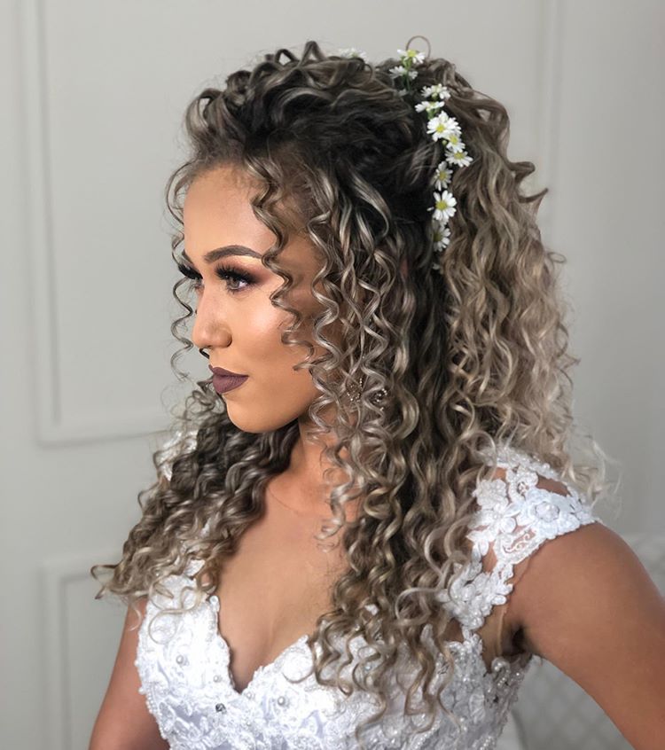 penteado para noivas cabelos cacheados