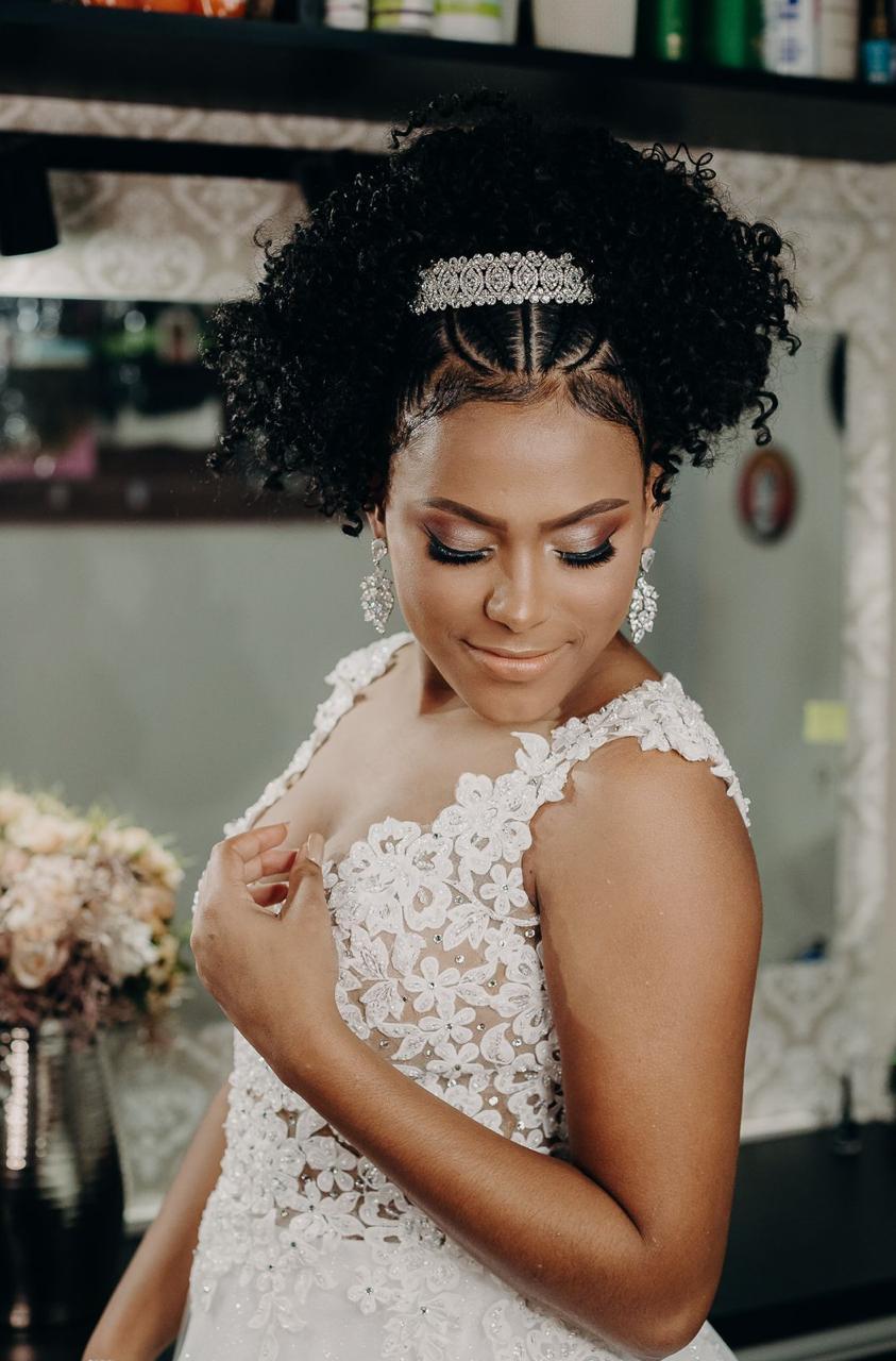 penteado para noivas cabelos cacheados