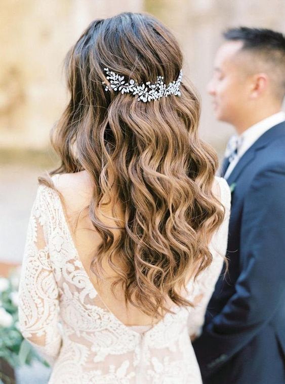 penteado noiva cabelo solto cacheado