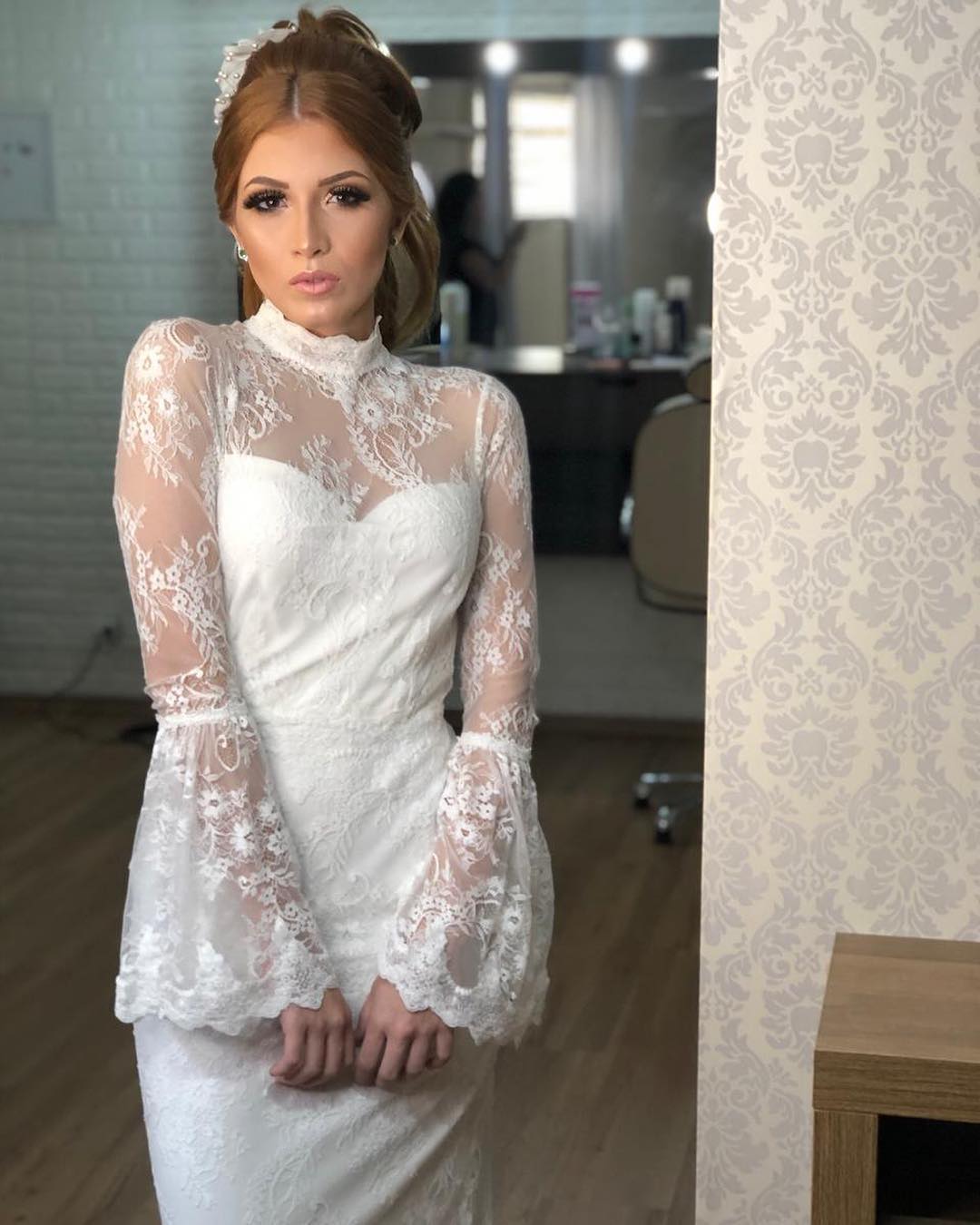 penteado para vestido gola alta dia a dia
