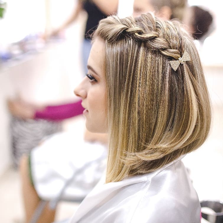 penteados cabelo curto liso elegante