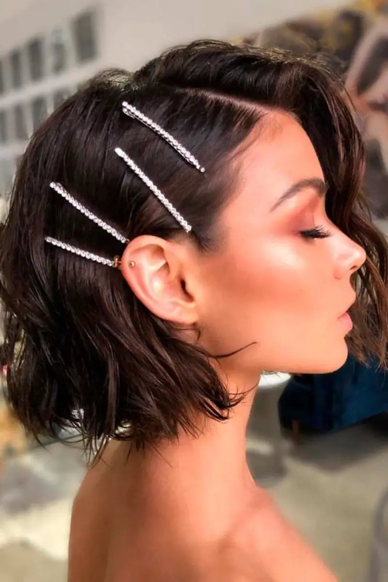 penteados cabelo curto liso com franja