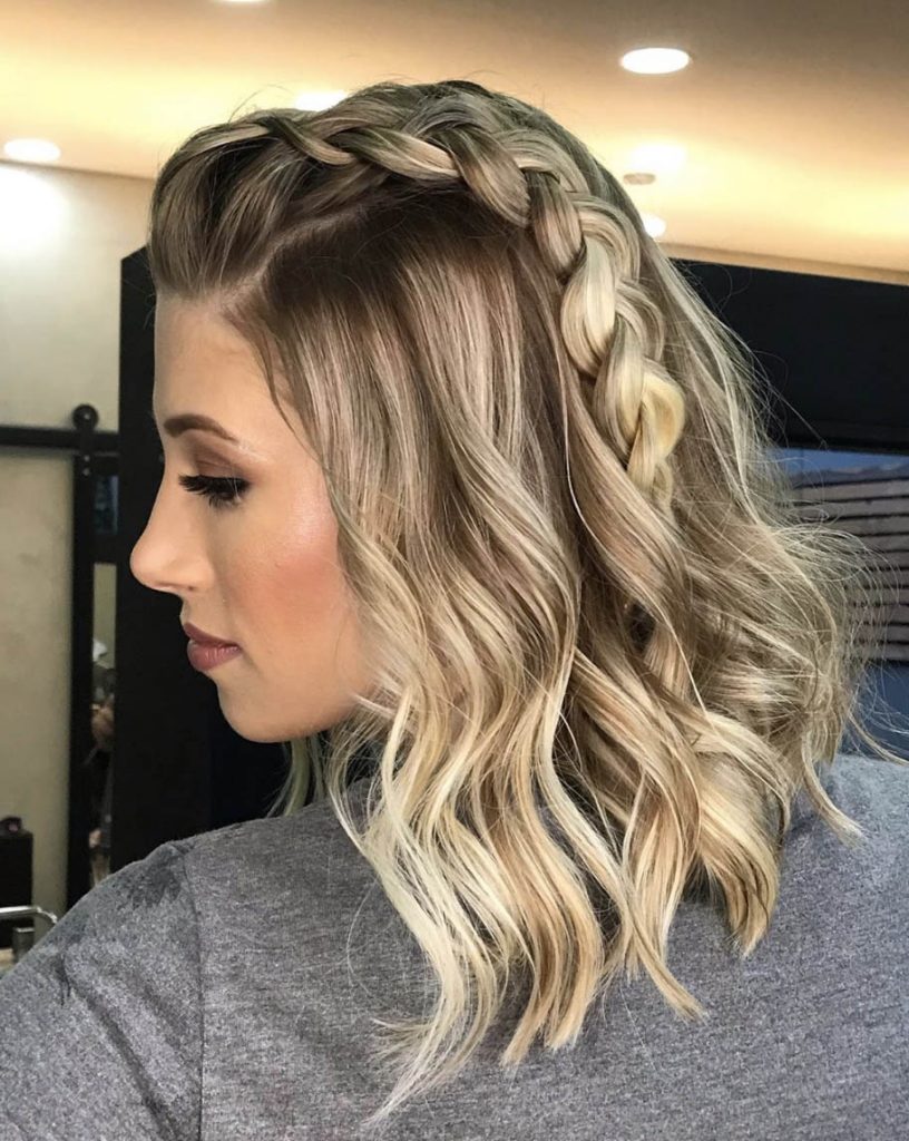 penteados casuais cabelo curto ondulado