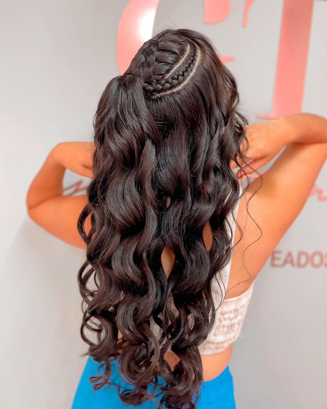 Guia Completo: Escolhendo o Penteado de Casamento Ideal para Cada Tipo de Rosto e Evento