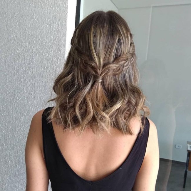 penteados para cabelo curto liso despojado