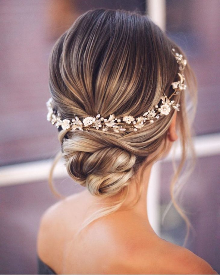 Inspirações de Coques com Tranças para Noivas Modernas e Românticas