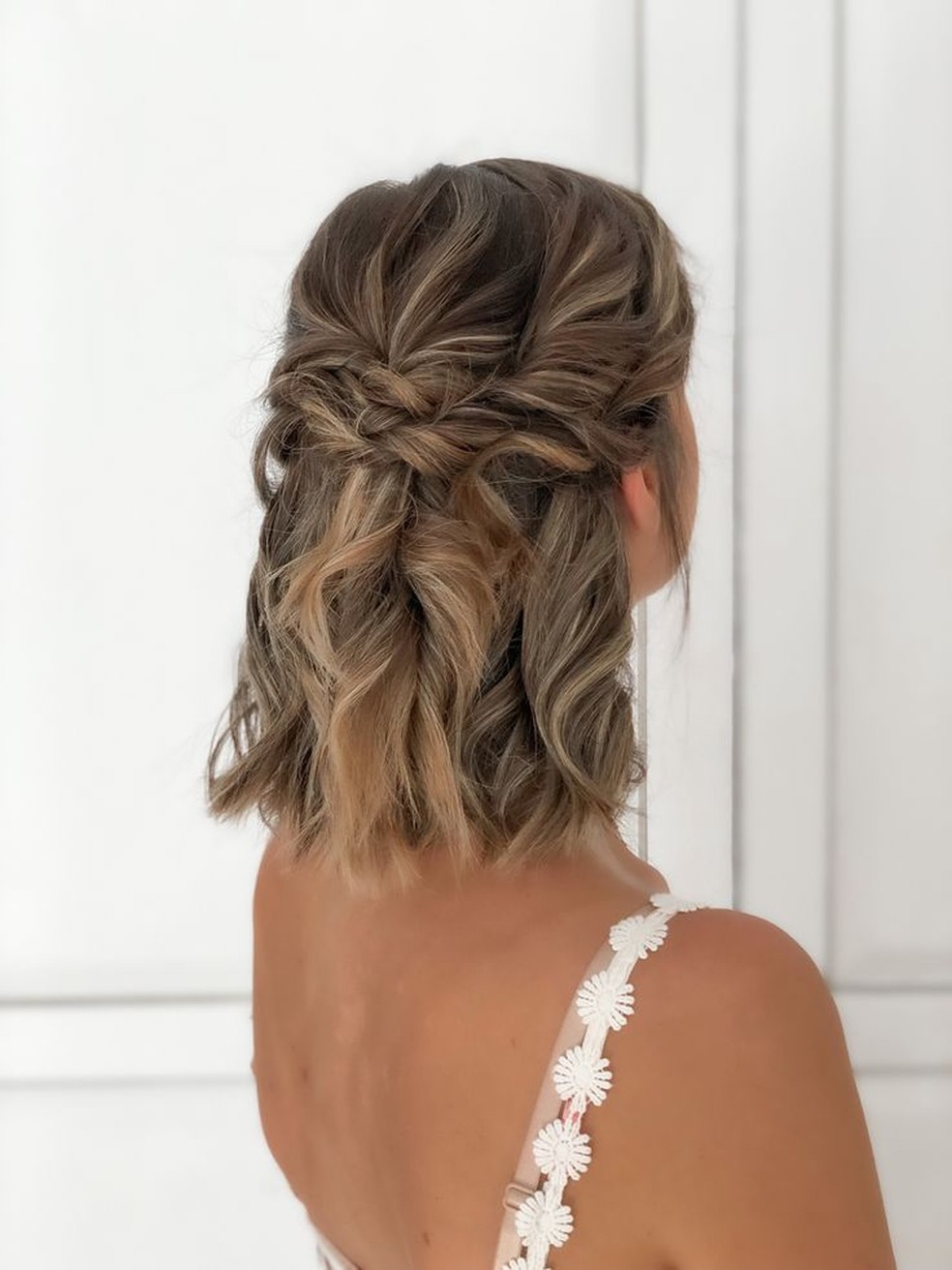 erros comuns ao estilizar cabelo liso curto