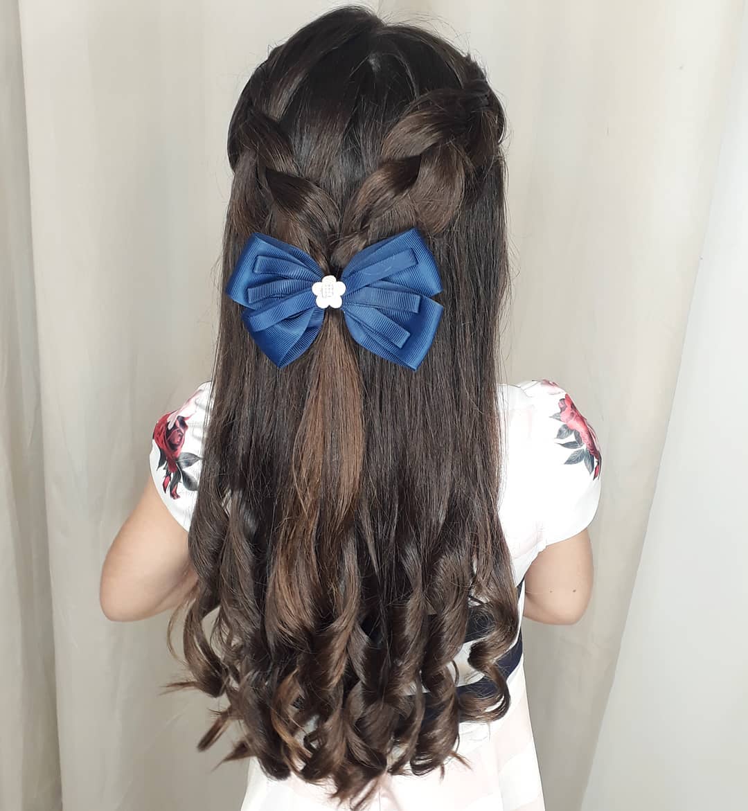 penteados infantis para casamento