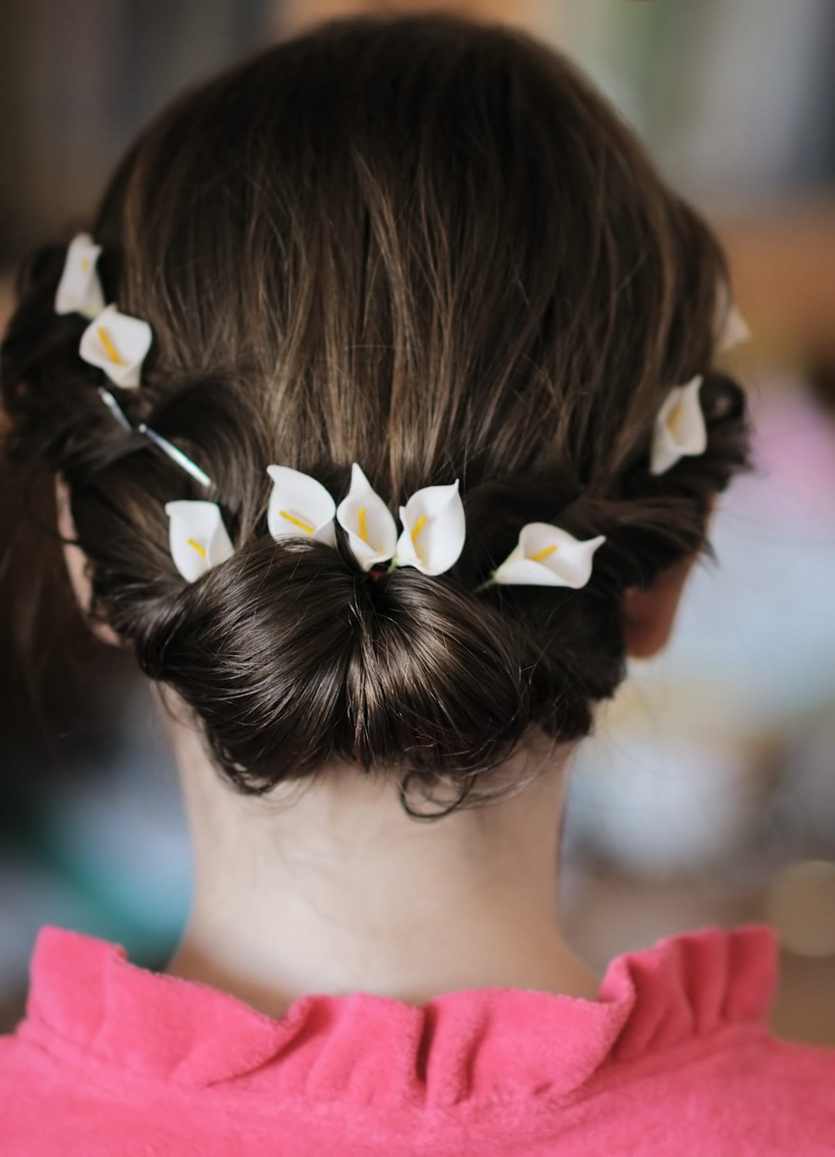 penteados para madrinha cabelo curto com acessorios