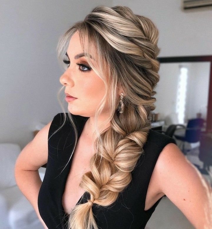 Como Escolher a Trança Perfeita para o Seu Vestido de Madrinha