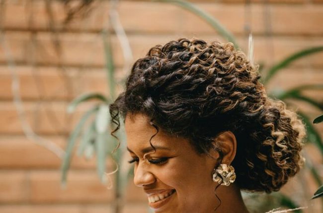 quanto custa penteado de noiva cabelo cacheado
