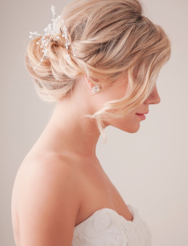 Acessórios essenciais para complementar seu coque de noiva