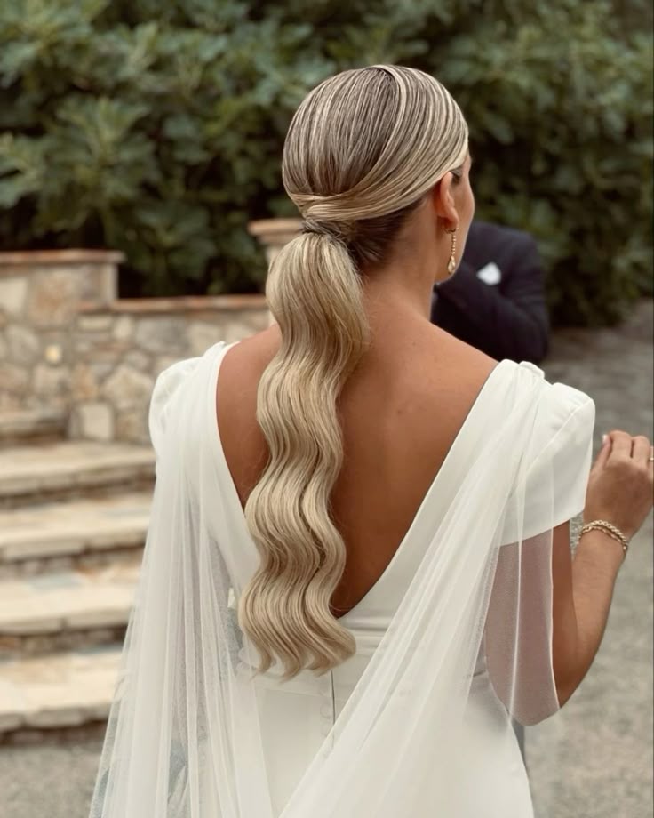 penteado semi preso vs coque para madrinha qual escolher