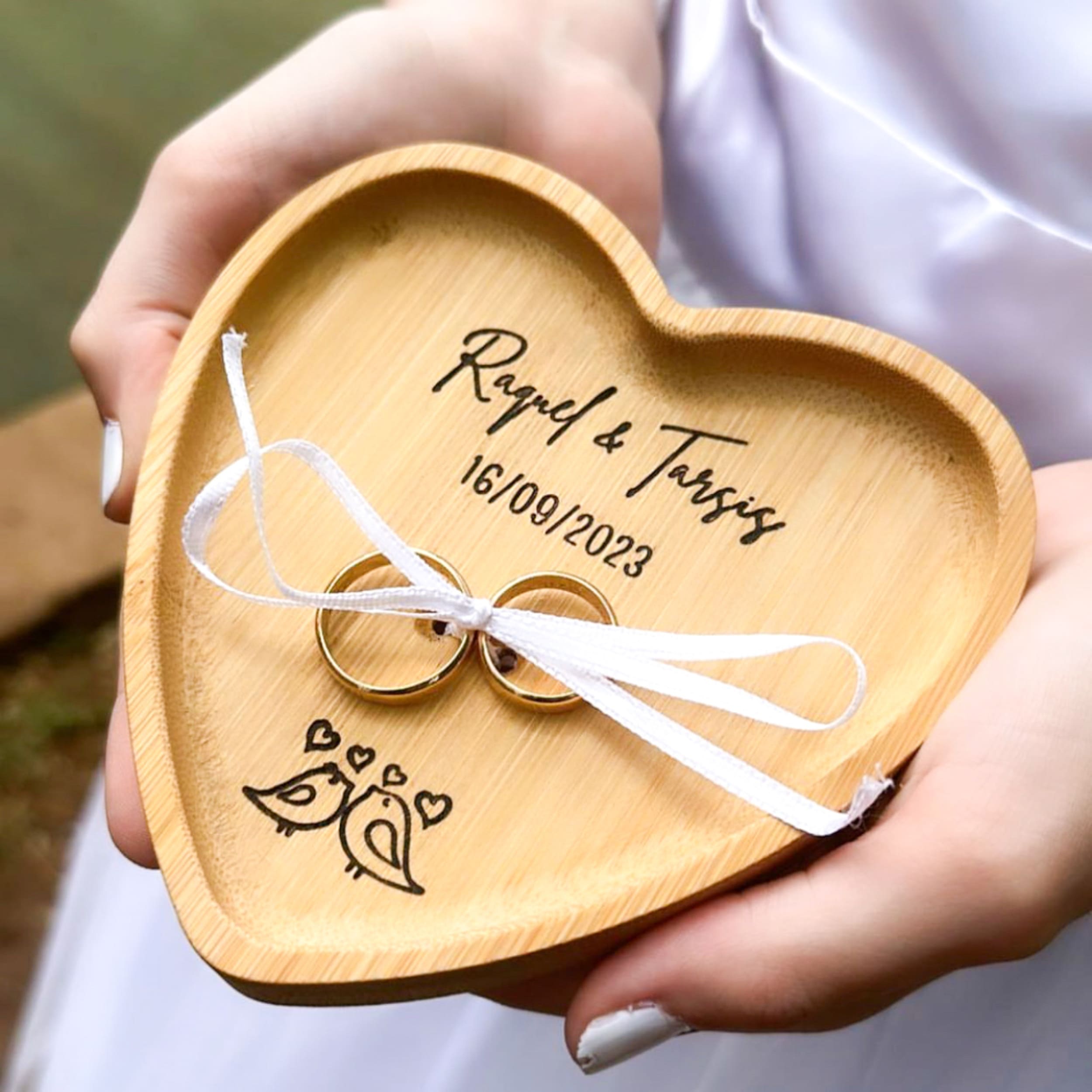porta aliança para casamento no campo