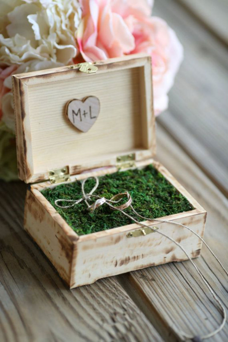 porta aliança de madeira vs porta aliança de vidro