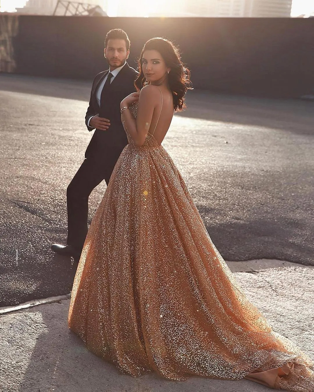 orçamento detalhado vestido de noiva dourado luxuoso