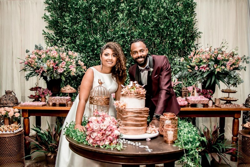 Trajes de Noivos e Convidados para um Casamento Rústico: Dicas e Inspirações