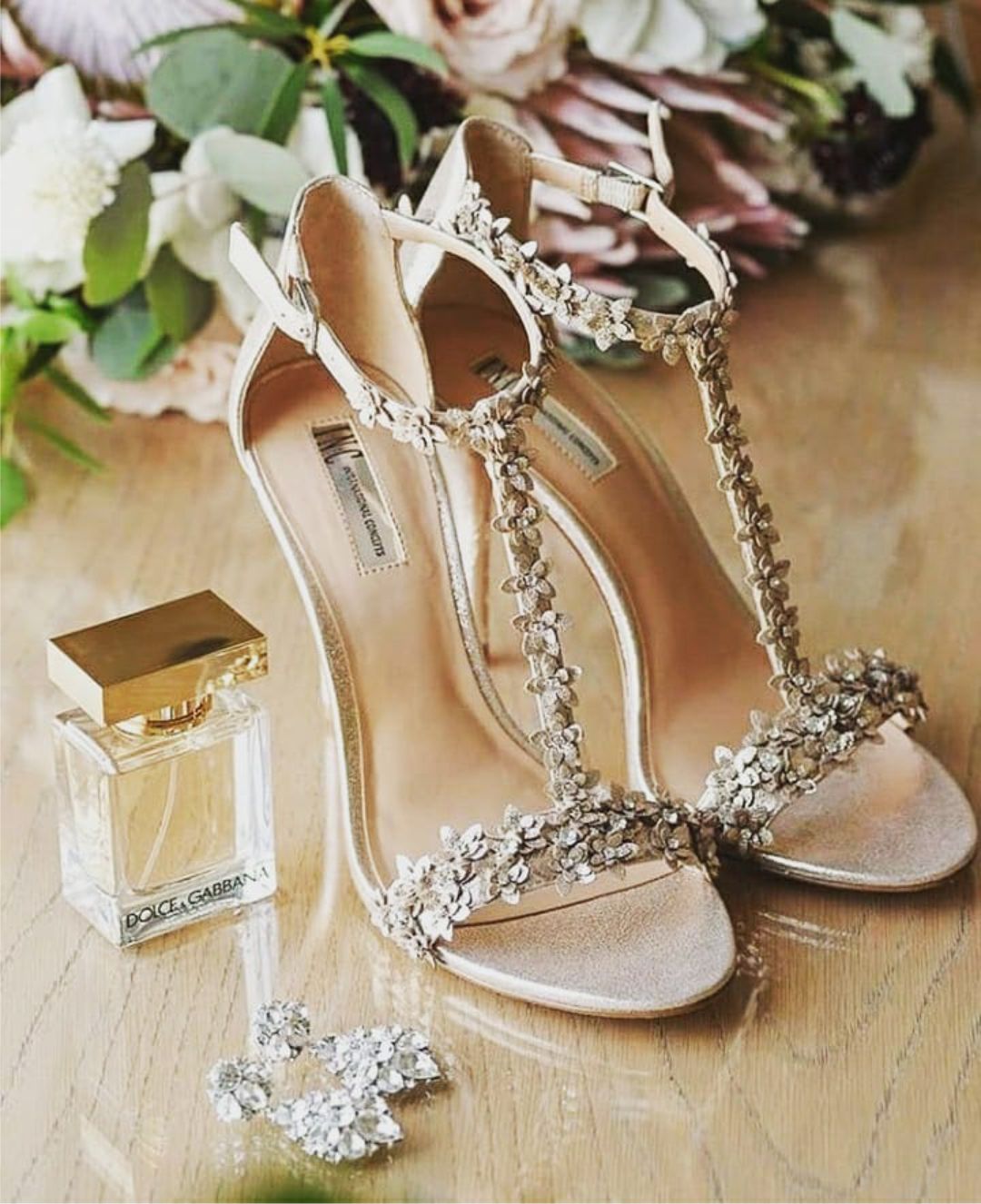 Sapatilhas de Noiva: Elegância Discreta para Casamentos