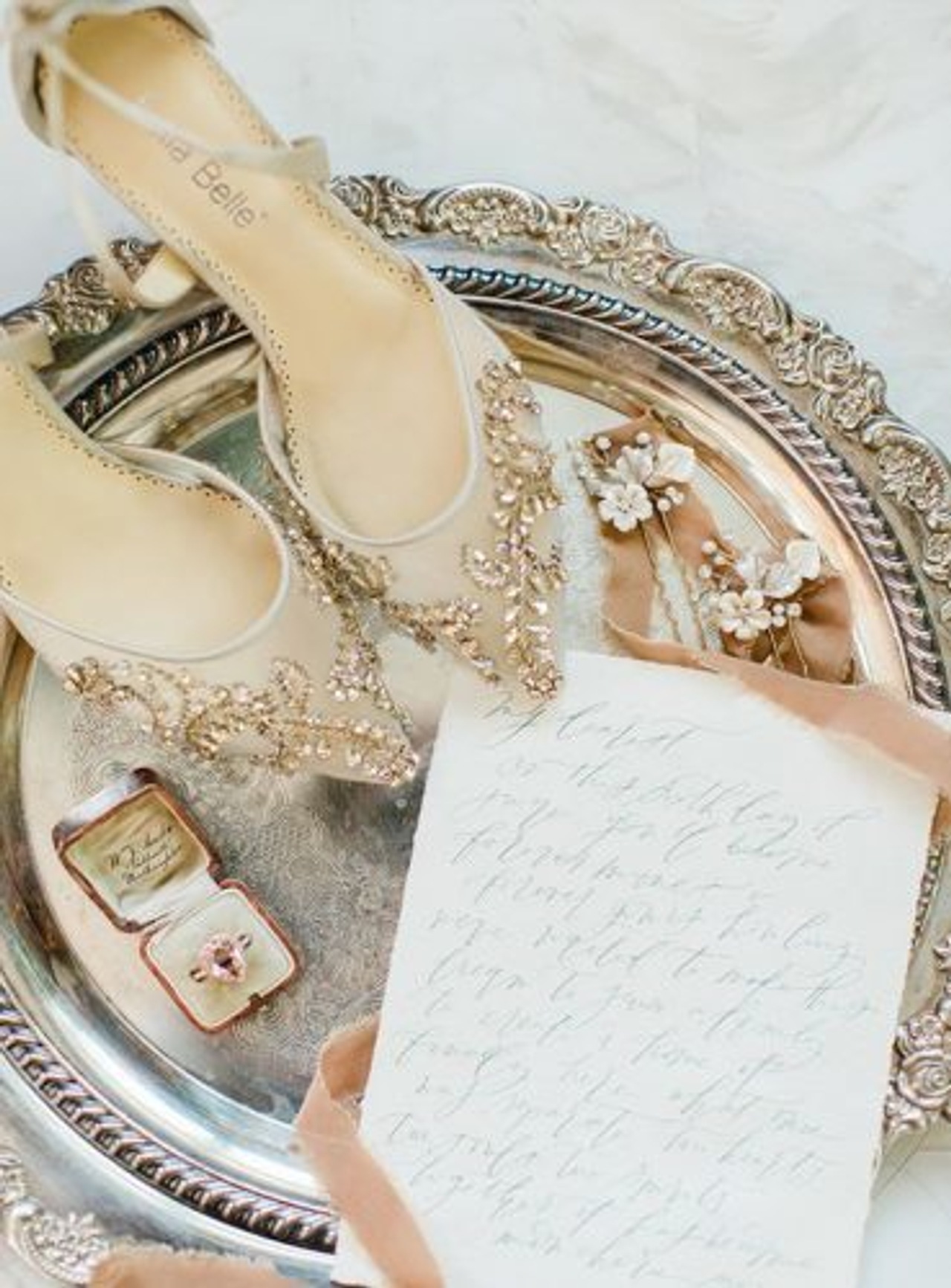 Guia Completo: Como Escolher o Sapato Perfeito para Cada Casamento