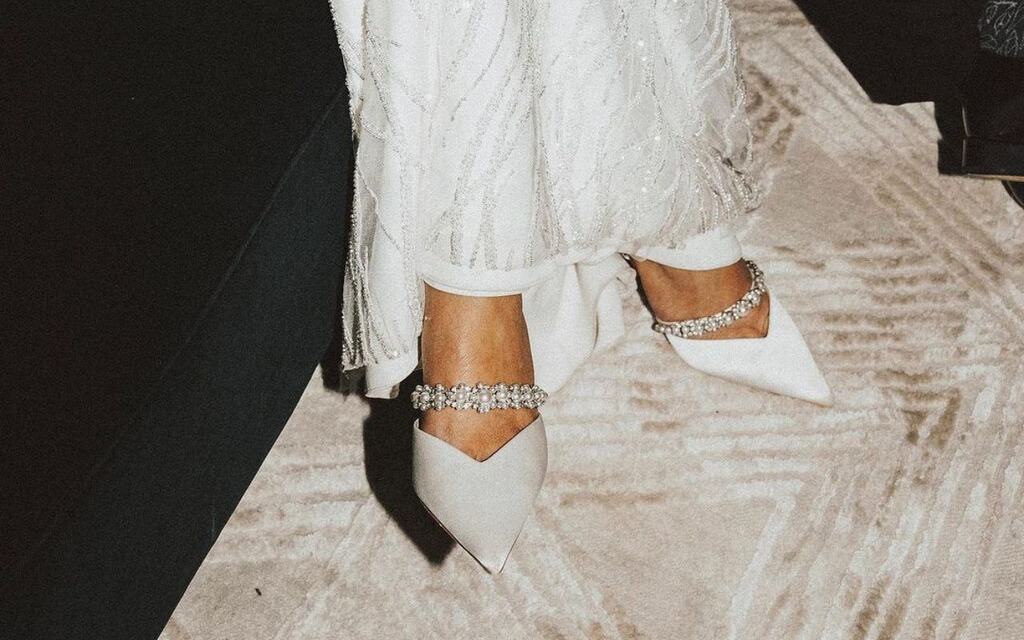 Casamentos ao Ar Livre: Os Sapatos Ideais para Não Afundar na Grama ou Areia