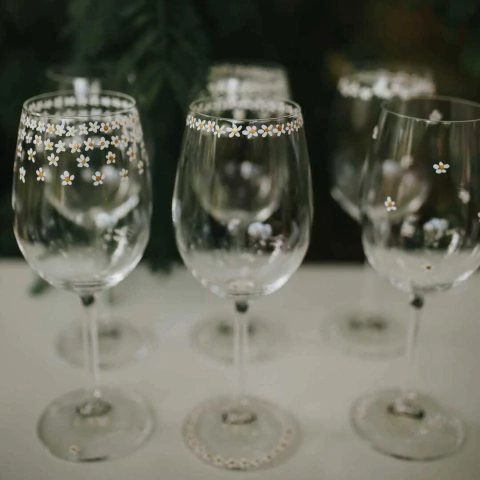 Taças de água para casamento clássico