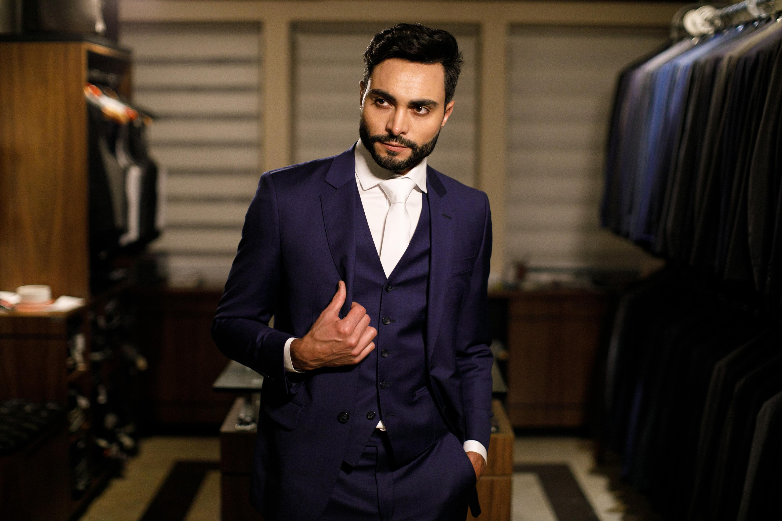 terno clássico vs terno slim fit para noivo