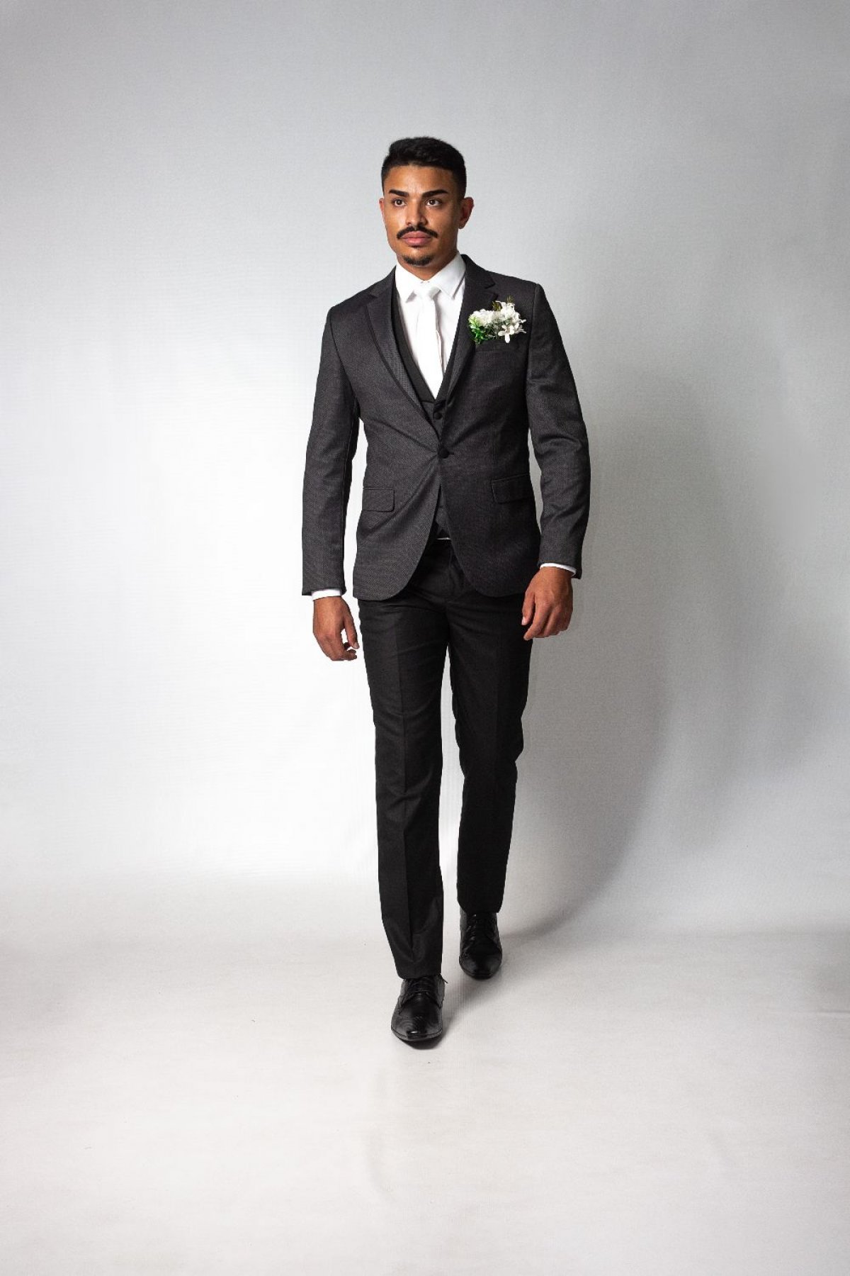 terno preto para noivo