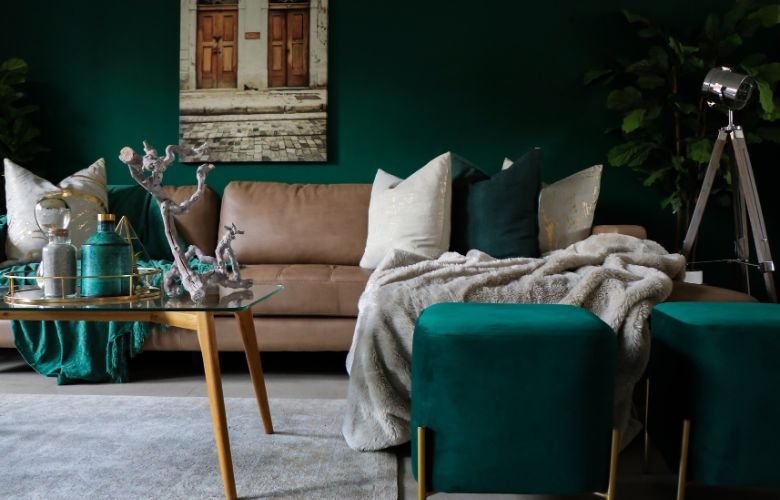 5 ideias de títulos:
1. Verde Oliva: A Cor Que Transforma Sua Decoração e Estilo
2. Descubra as Variações e Combinações Perfeitas do Verde Oliva
3. O Poder Psicológico do Verde Oliva: Sabedoria